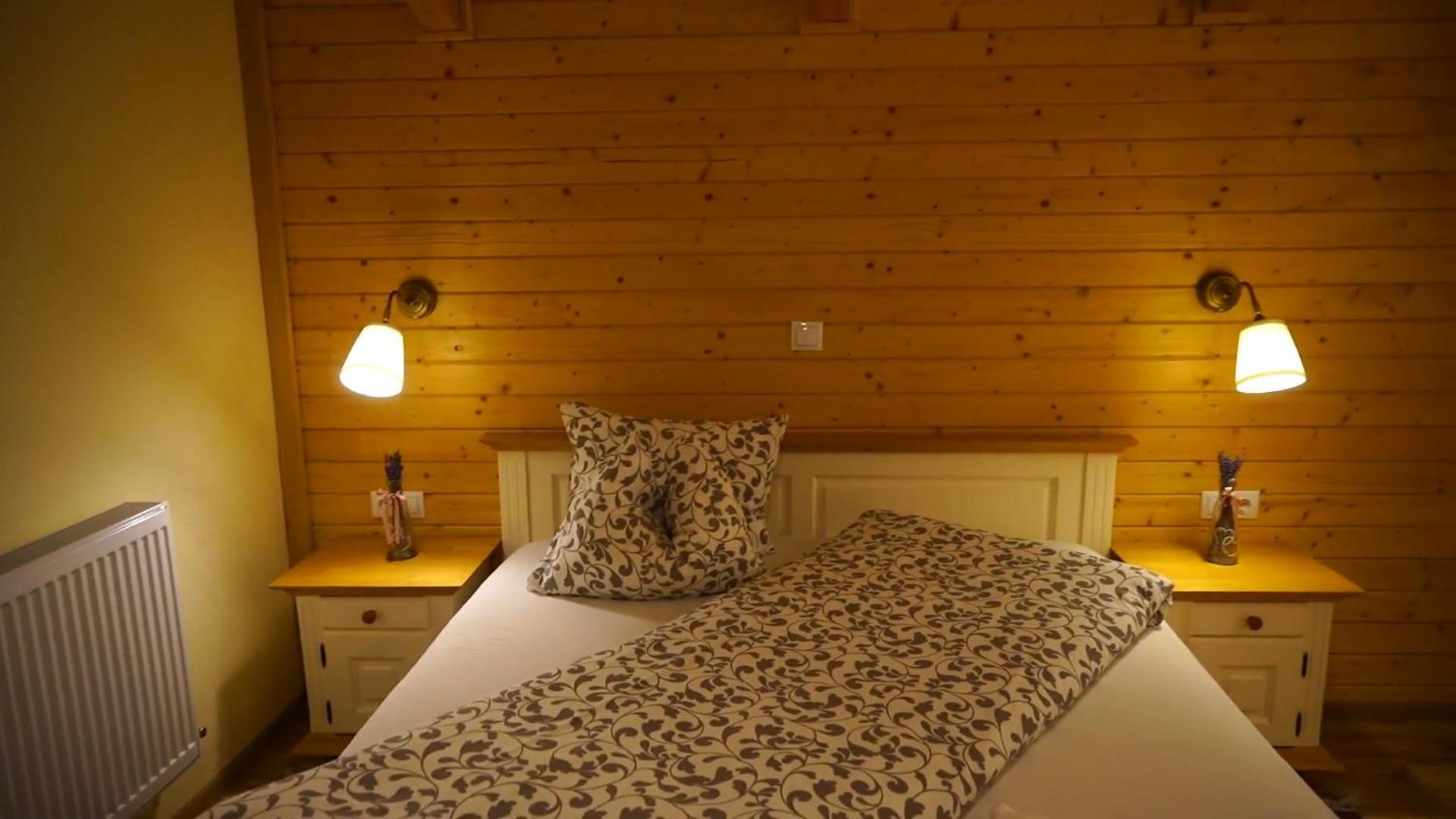 Guest House Carpathia Vişeu de Sus Exteriör bild